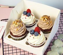 Четыре капкейка ассорти