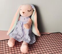 Игрушка Спящая зайка в голубом