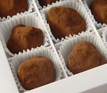 Восемь трюфелей с вишней