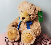 Большой Мишка с бантиком