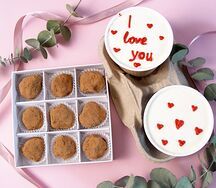 Набор 2 бенто-торта и коробочка трюфелей с вишней