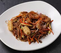 Гречневая лапша с морепродуктами