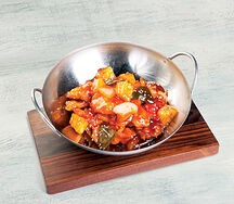 Курица с ананасами