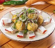 Сельдь с беби-картошкой