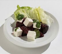 Салат со свеклой и сыром фета