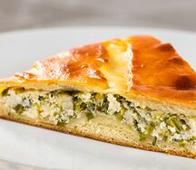 Пирог с брынзой и шпинатом