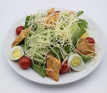 Салат Цезарь с курицей