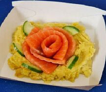 Печеный картофель с красной рыбкой