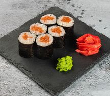 Маки с лососем