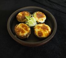 Шампиньоны, запеченные с сулугуни