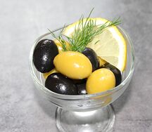 Маслины и оливки