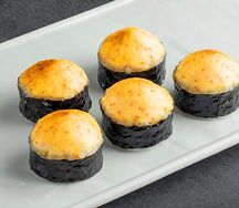 Запеченный ролл Акито