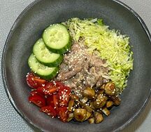 Киноа-боул с рваной говядиной
