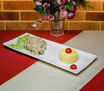 Свинина под грибным соусом