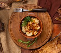 Вареники картофельные со шкварками