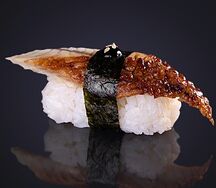 Суши с угрём