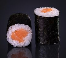 Мини-ролл с лососем