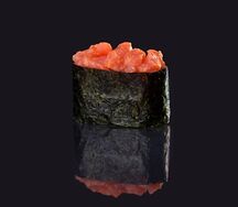 Гункан Лосось спайси