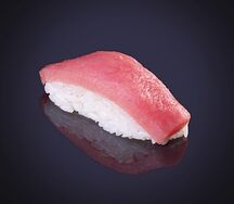 Суши с тунцом