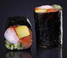 Мини-ролл без риса с лососем