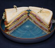 Клаб сэндвич с ветчиной