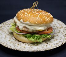 Чикенбургер и соусом Блю Чиз