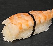 Суши с креветкой
