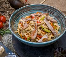 Лапша удон с телятиной в соусе терияки
