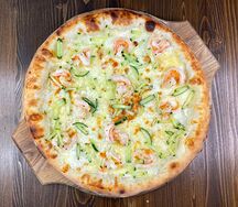 Пицца с креветками и огурцами кимчи