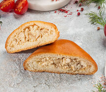 Пирожок с курицей и сыром