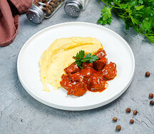 Говядина тушеная с картофельным пюре