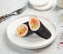 Суши-рулет с лососем