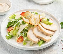 Салат Цезарь с курицей