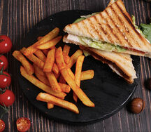 Сэндвич с ветчиной и картошечкой фри