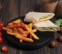 Ролл с пепперони и картошечкой фри