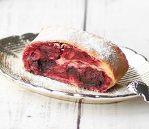 Штрудель вишневый