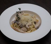 Феттуччине с курицей и грибами