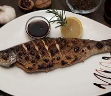 Форель с соусом песто