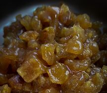 Яблоко с карамелью