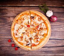 Пицца с морепродуктами