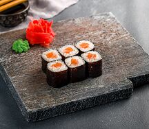 Маки с лососем