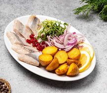 Сельдь с отварным картофелем