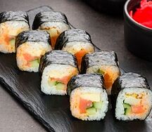 Классический ролл с авокадо