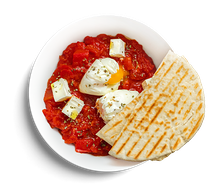 Шакшука с яйцами пашот и питой