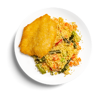 Куриный шницель и кускус с овощами