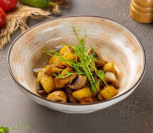 Грибы, жаренные с картофелем и луком