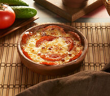 Жареный сыр с помидорами