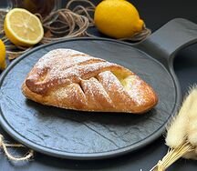 Булочка с ананасом