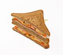 Сэндвич с красной рыбой и творожным сыром