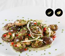 Салат Грузди маринованные
